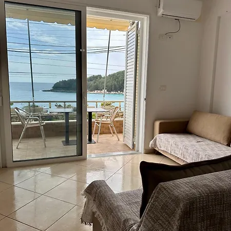 Fane's Apartment Himare